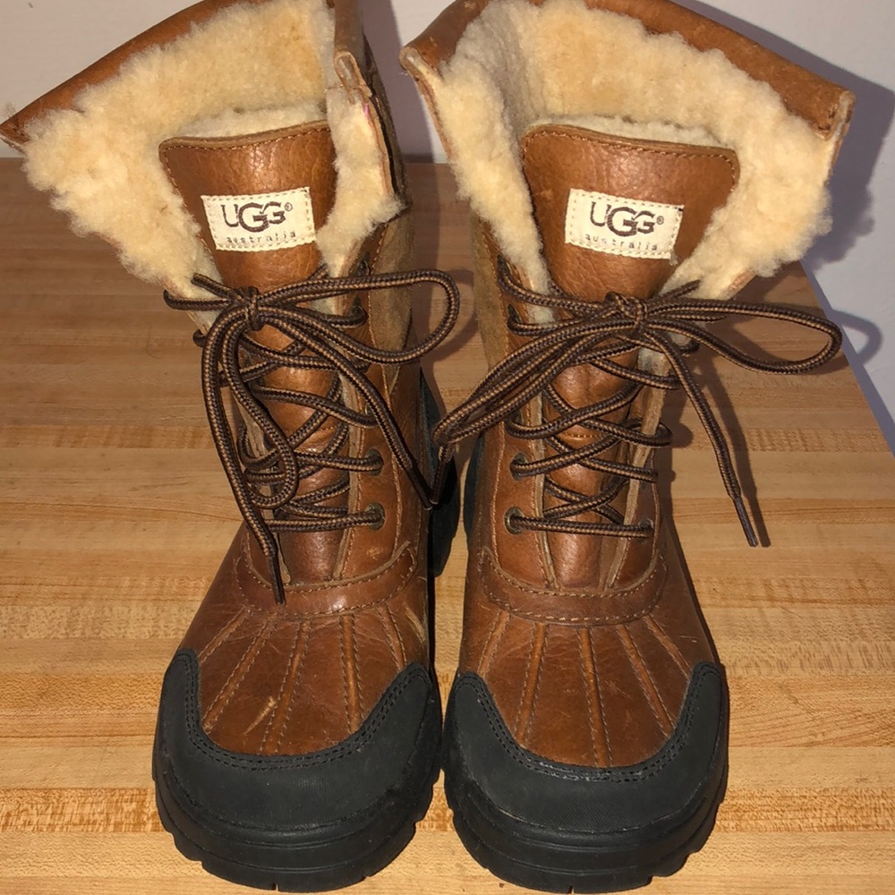 NWT ugg boots women’s size 6